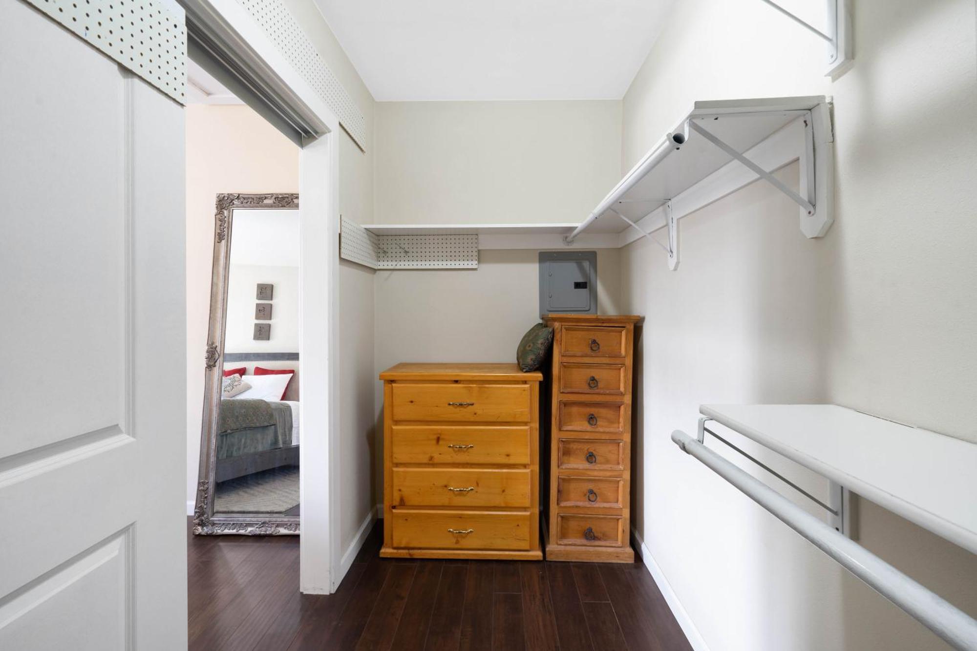 1 Bd In La Perfect For Long Term * Los Angeles