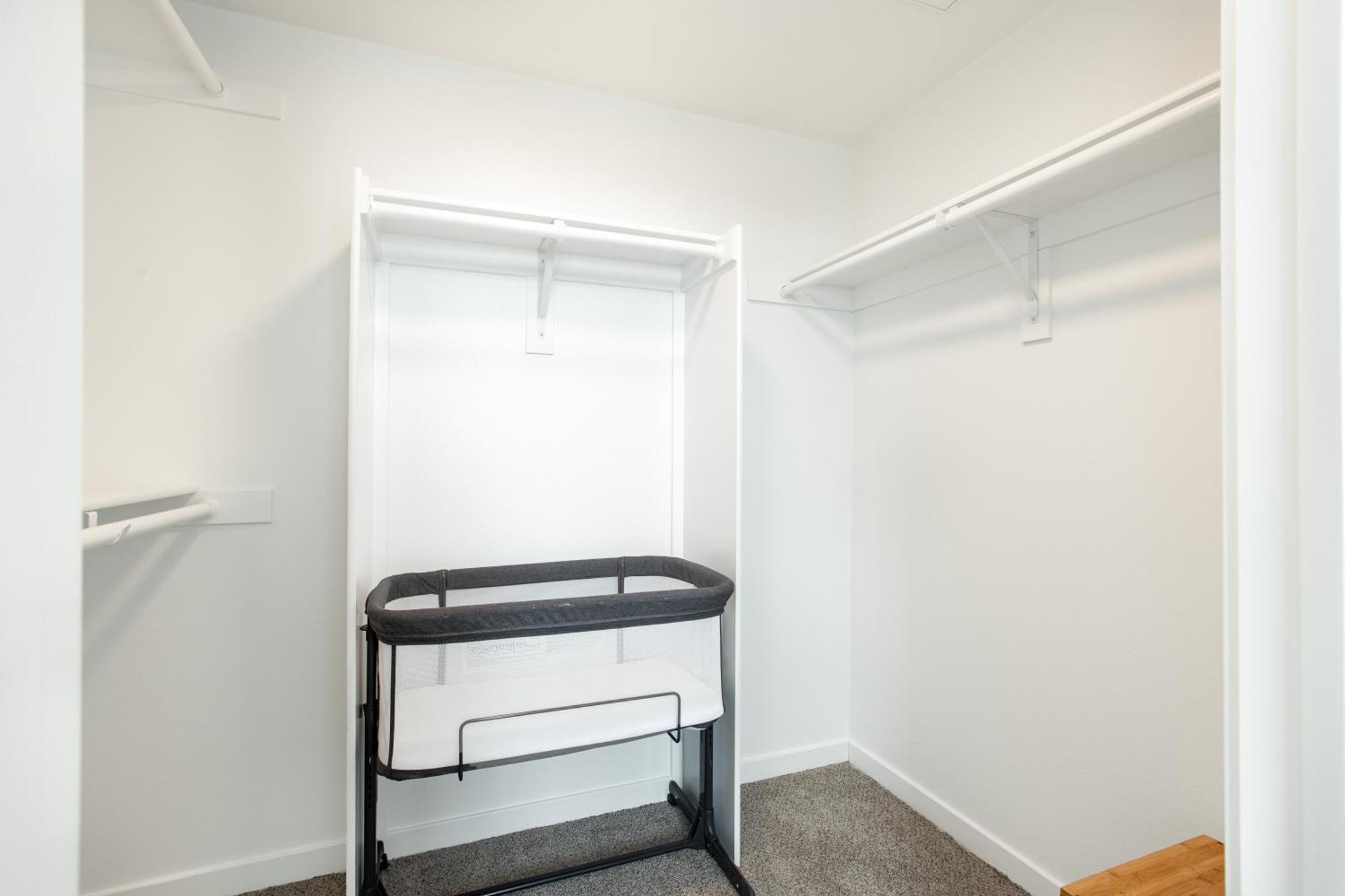 Beautiful 1br In Hollywood W Pool And Parking * Los Angeles