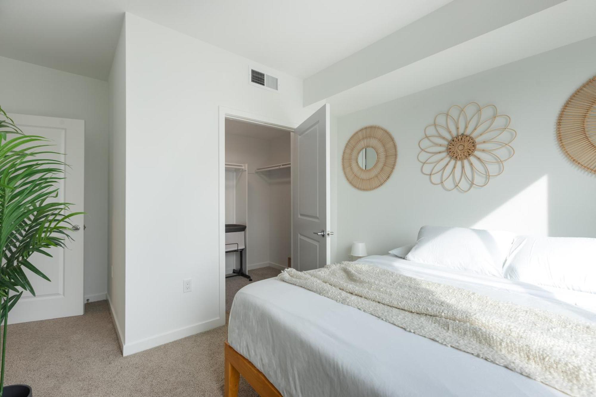 Beautiful 1br In Hollywood W Pool And Parking Apartment
