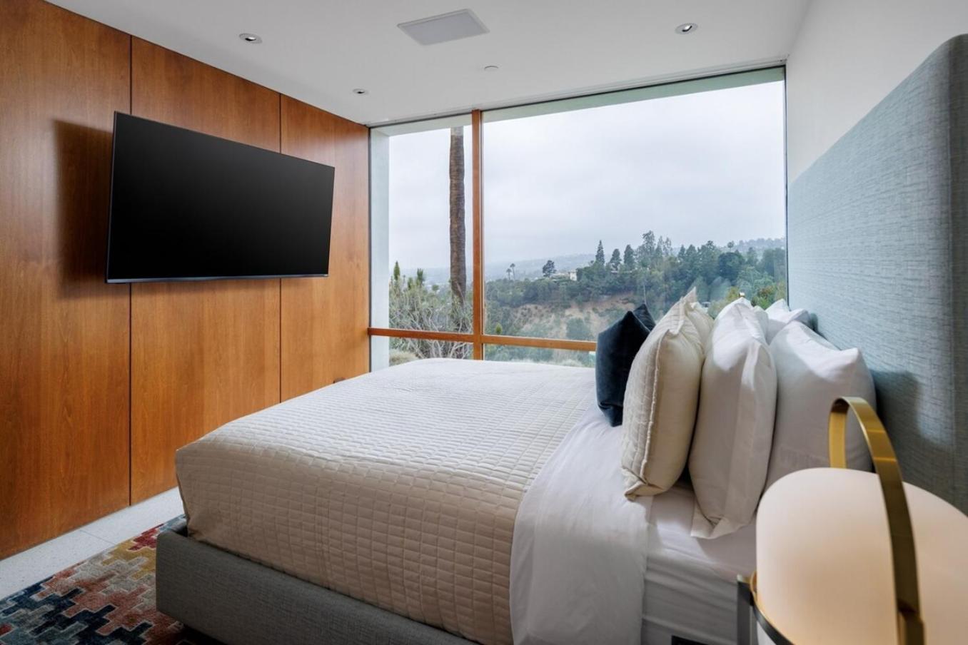 Vue Modern Villa *