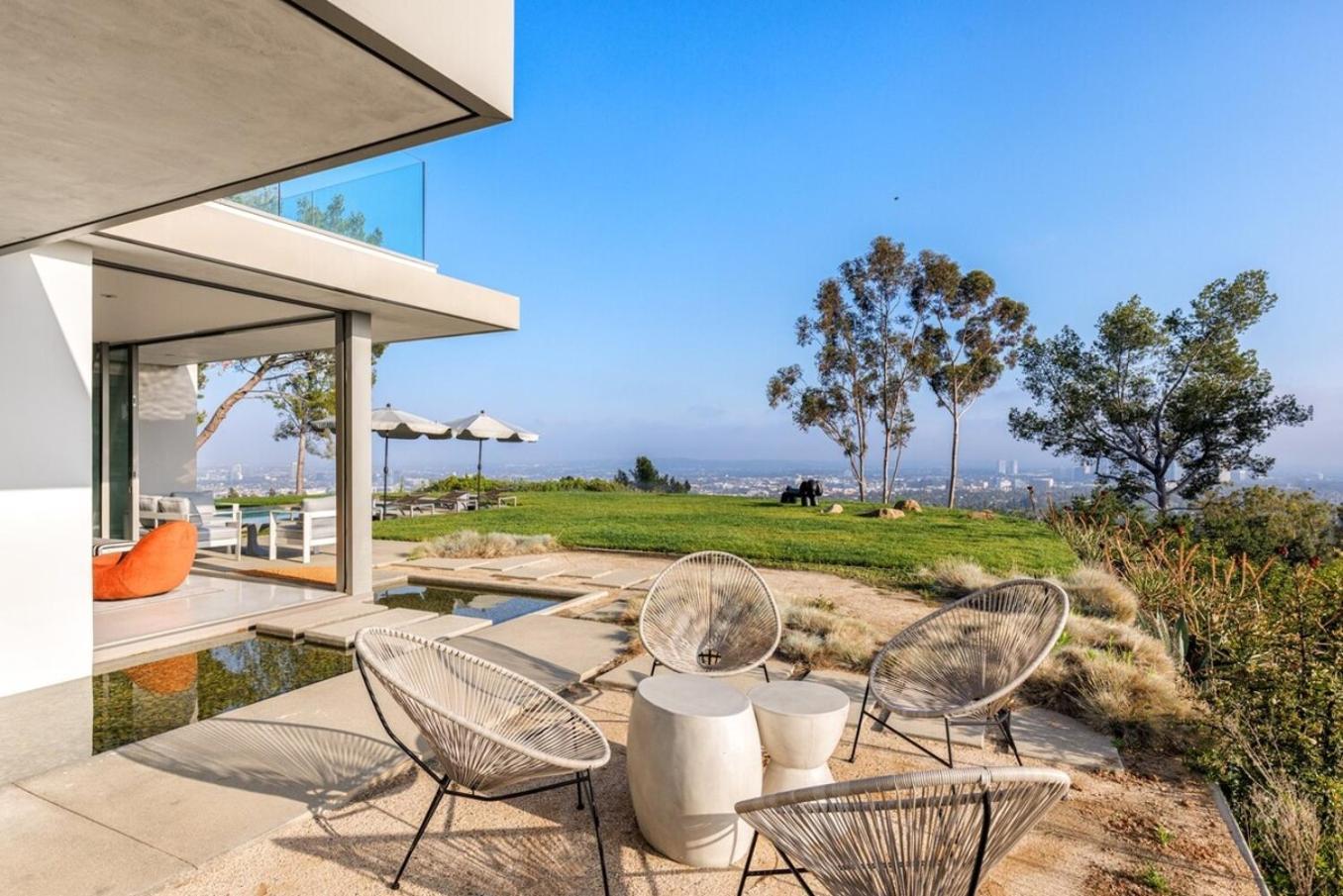 Vue Modern Villa