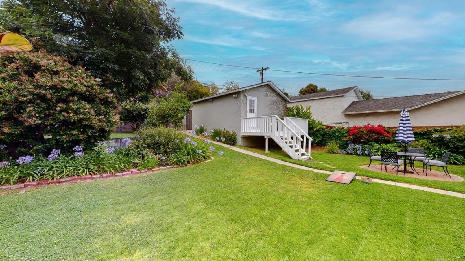 Stunning 3br Prime La Area Near Beach Holiday home