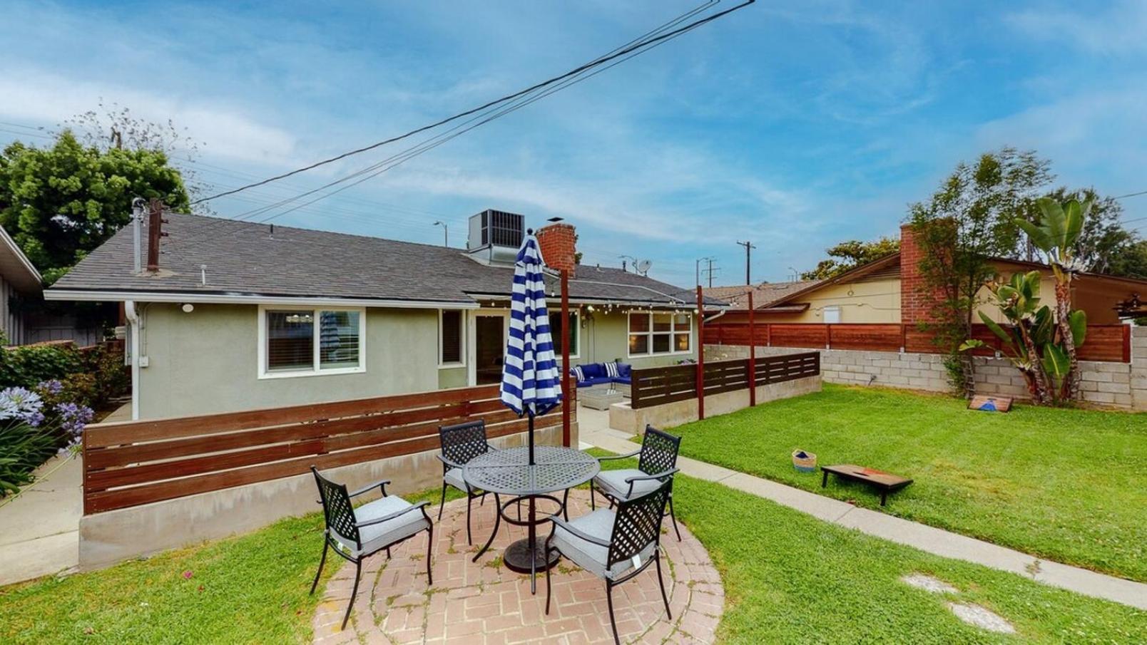 Stunning 3br Prime La Area Near Beach Holiday home Los Angeles