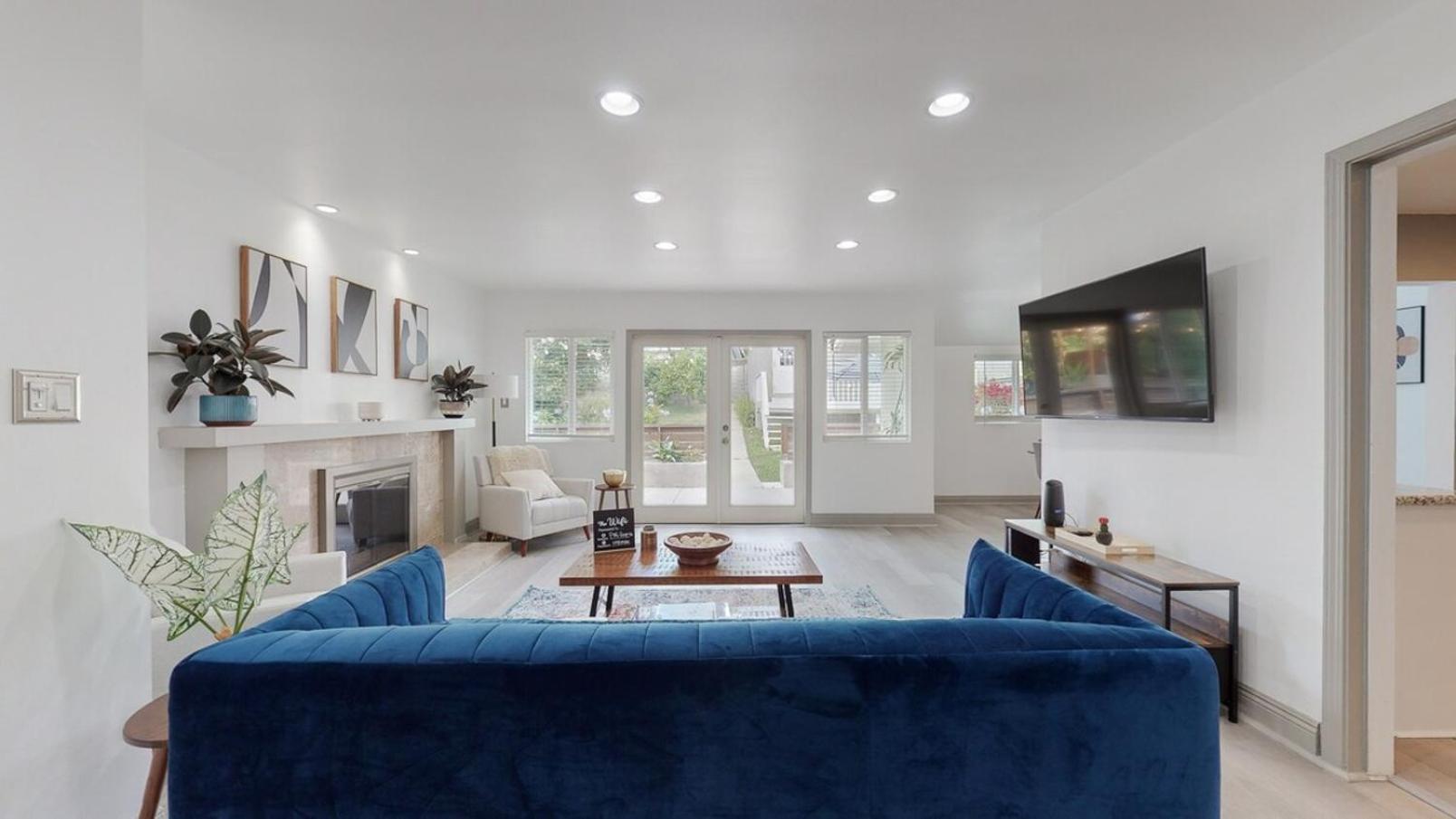 Stunning 3br Prime La Area Near Beach Holiday home *