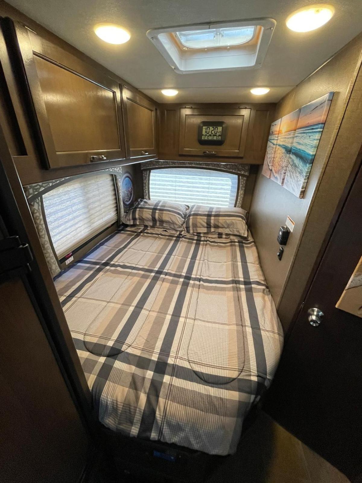 Aj-xl Rv *