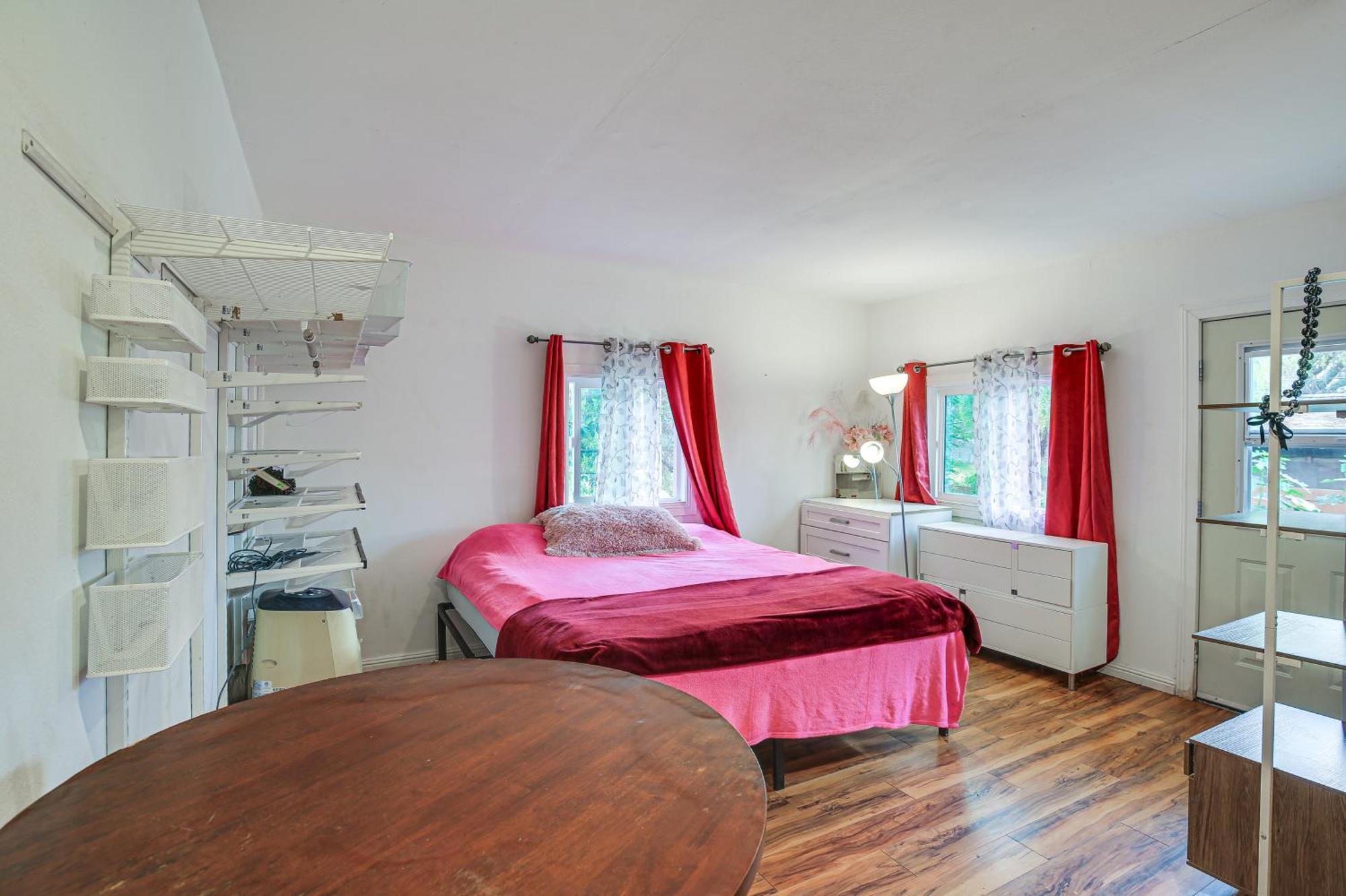 Pet-friendly San Pedro About 3 Mi To The Ocean!