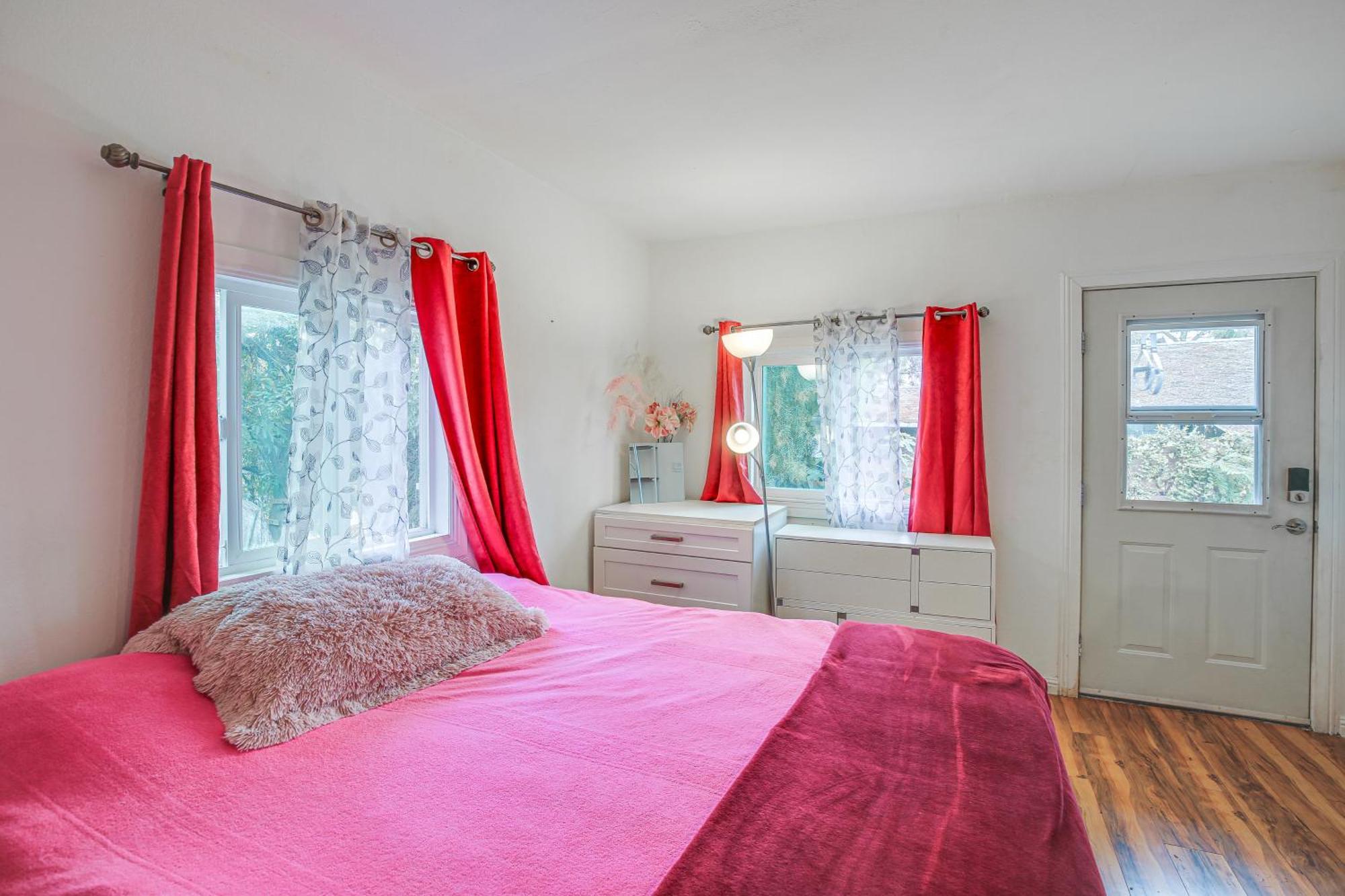 Pet-friendly San Pedro About 3 Mi To The Ocean! *