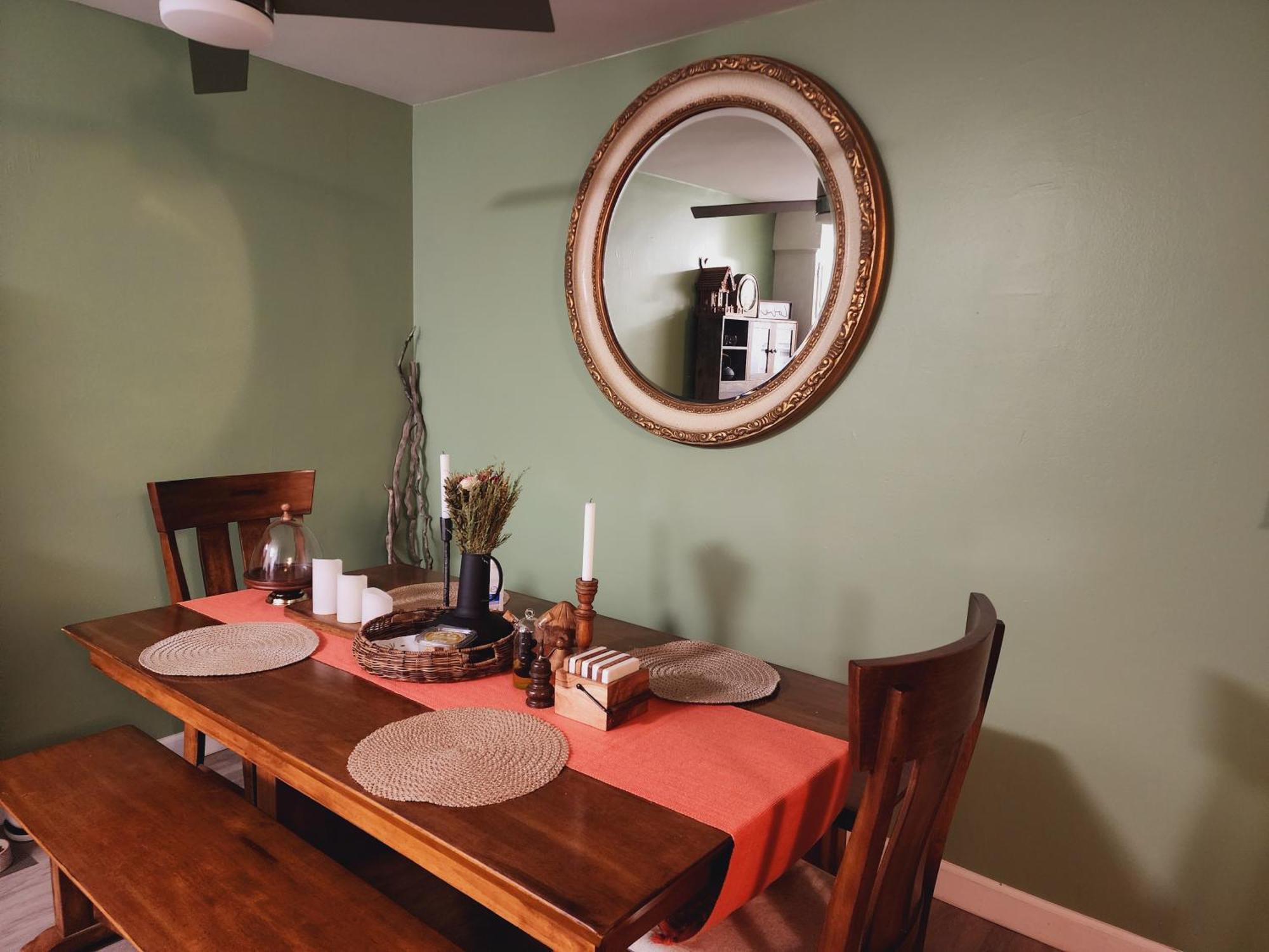 Cozy Private & Bath Central Location La