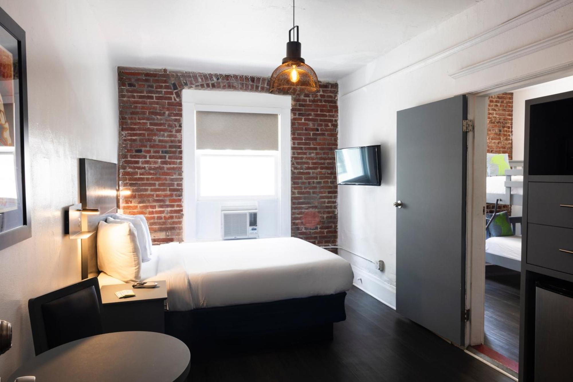 Hotel American