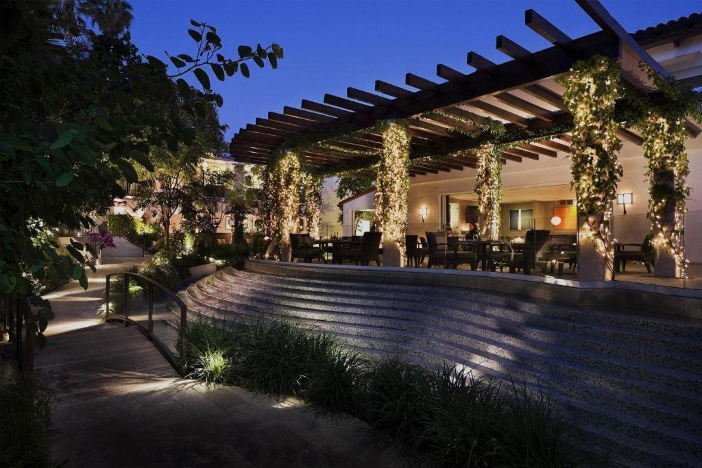 Sunset Marquis & 4*
