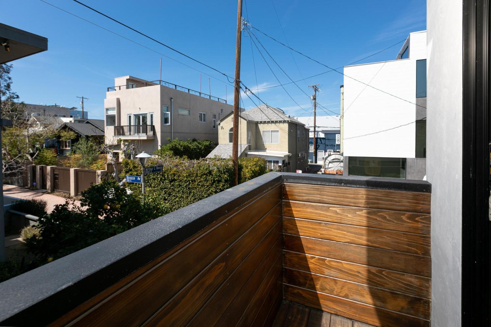 Venice Beach Bungalow By Artspace Locations Apartment