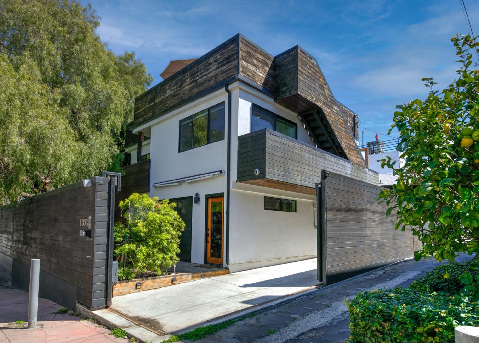 Apartment Venice Beach Bungalow By Artspace Locations *