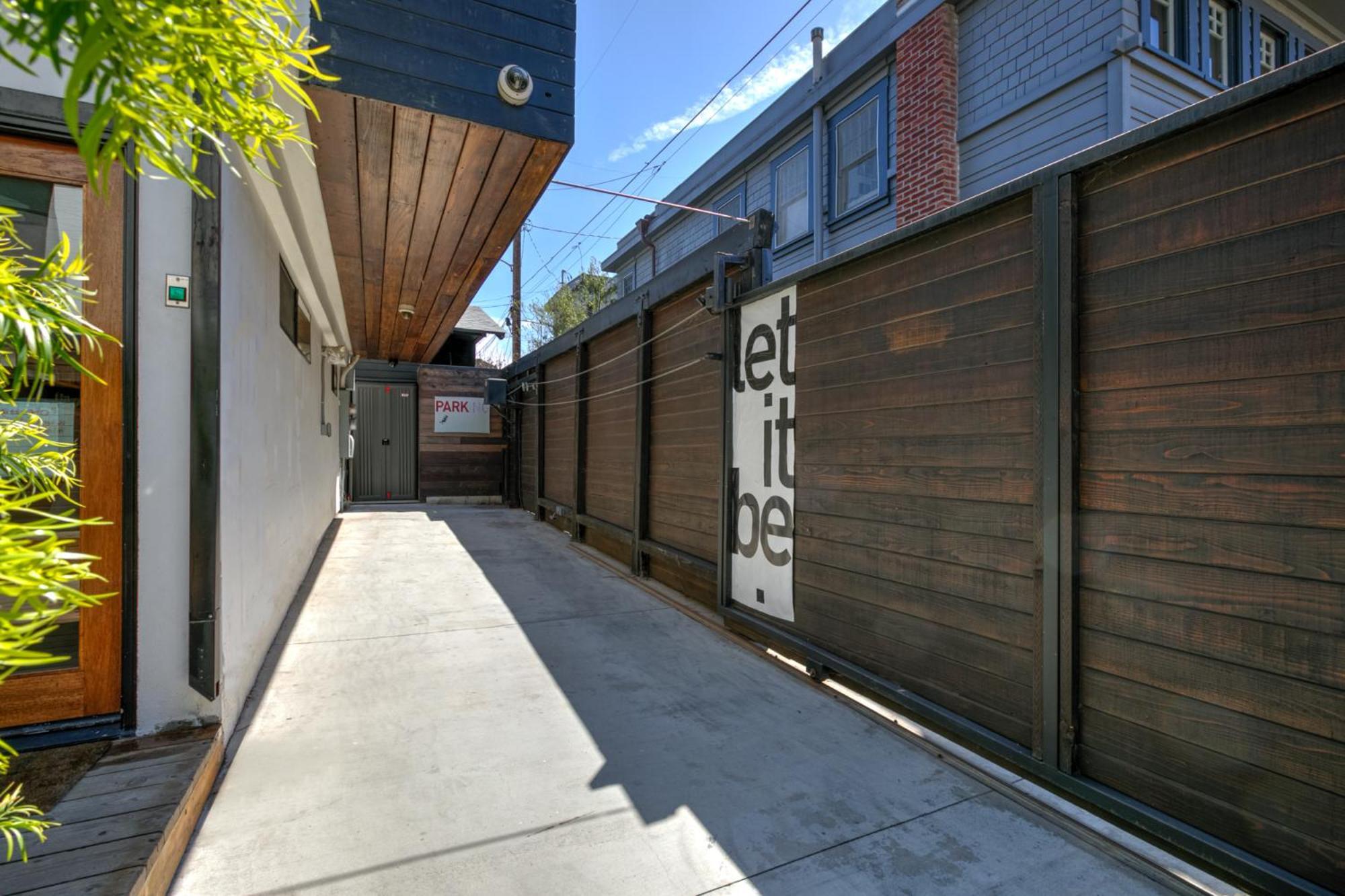 Venice Beach Bungalow By Artspace Locations Apartment