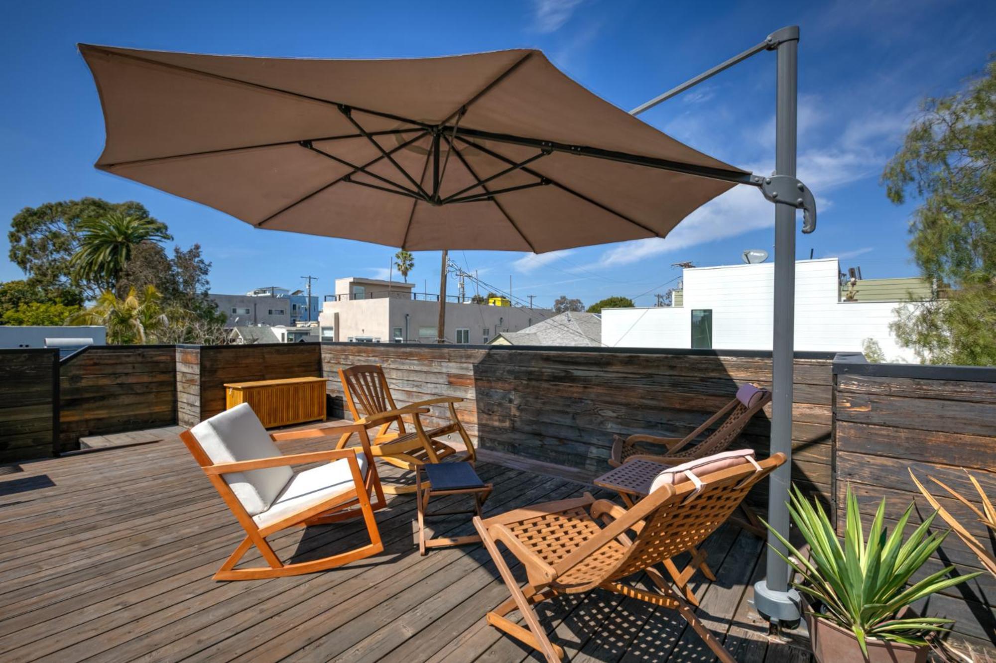 Venice Beach Bungalow By Artspace Locations * Los Angeles
