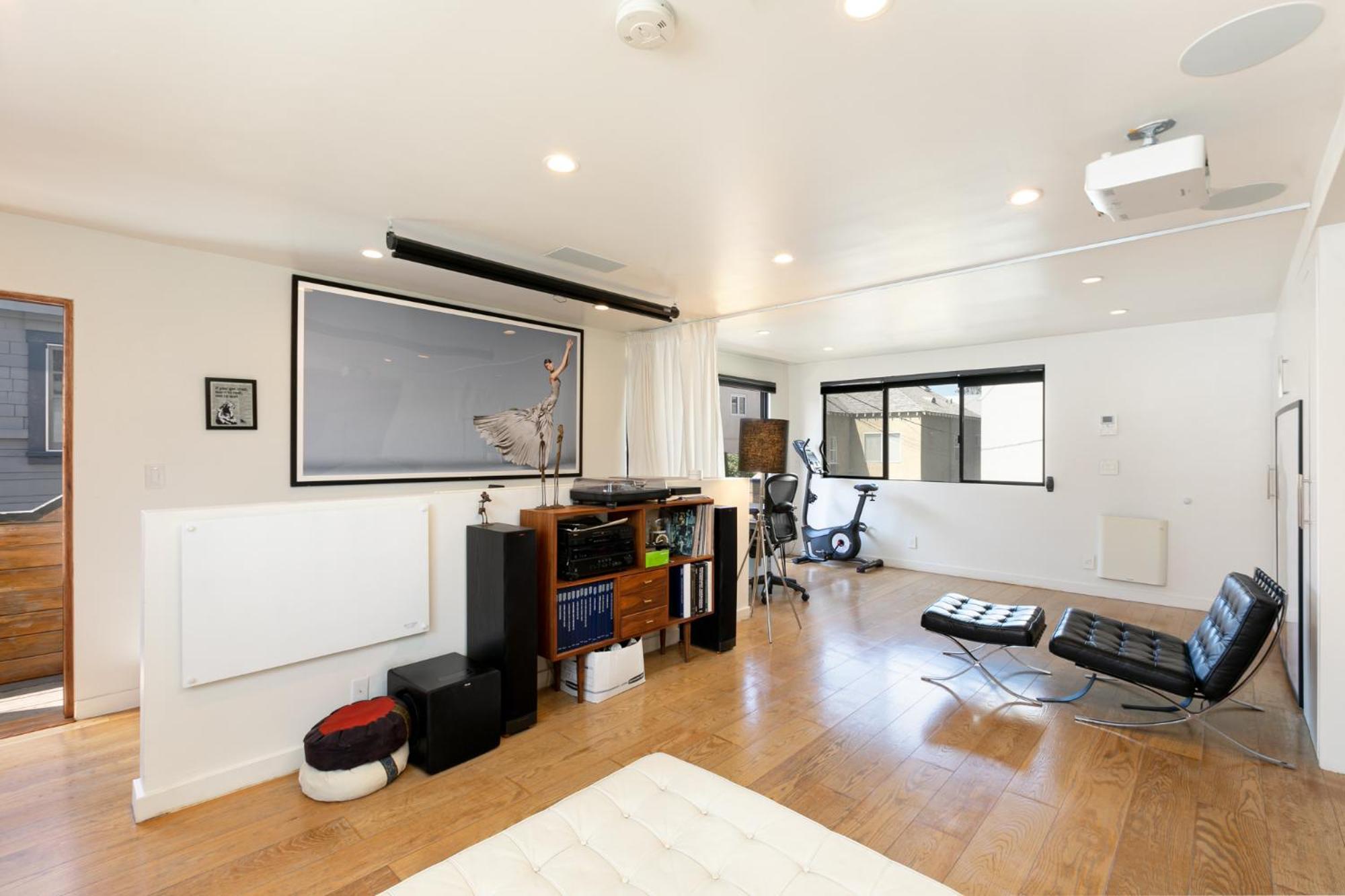 Venice Beach Bungalow By Artspace Locations