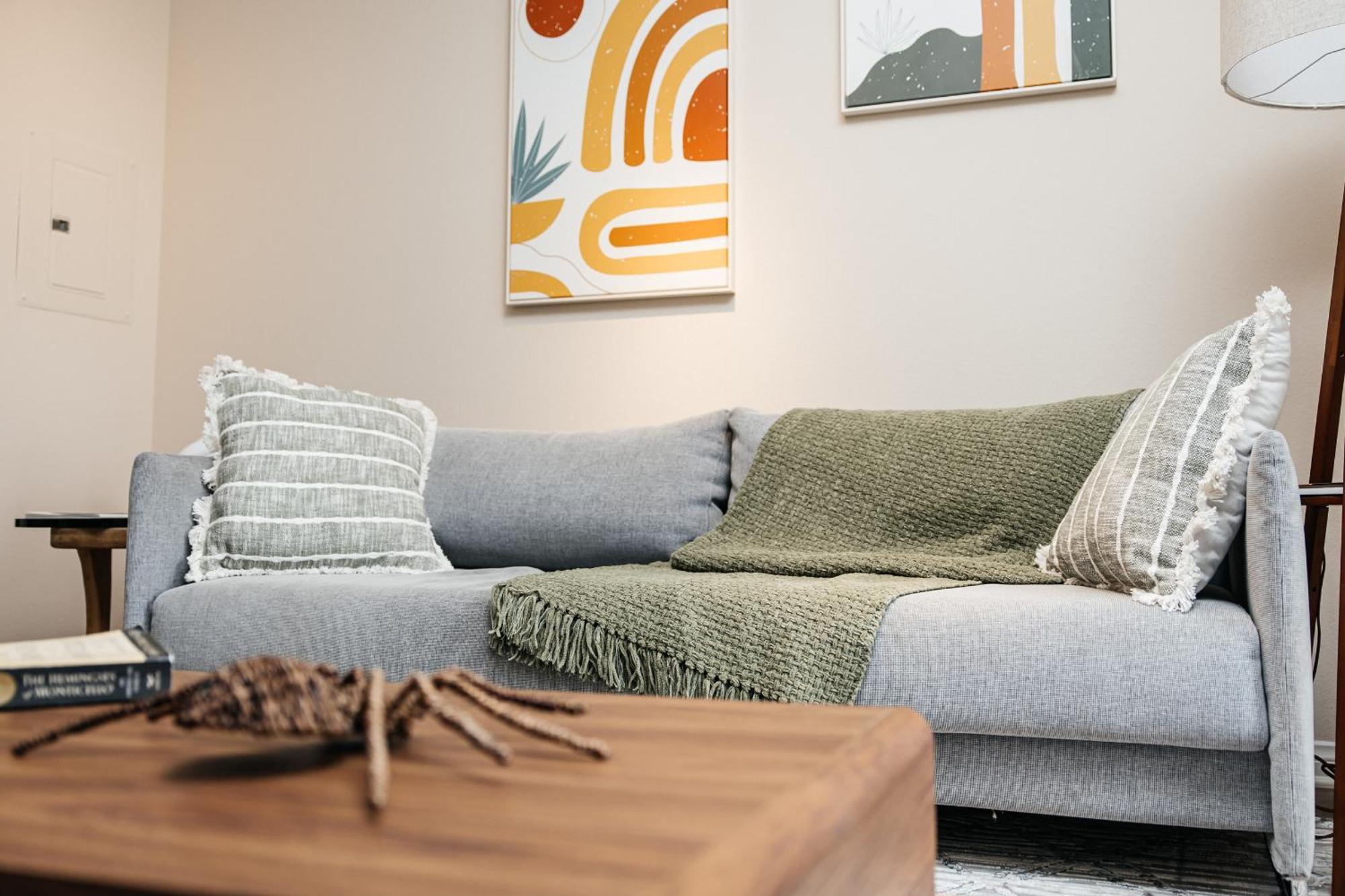 Gorgeous Steps From The Groove Apartment *