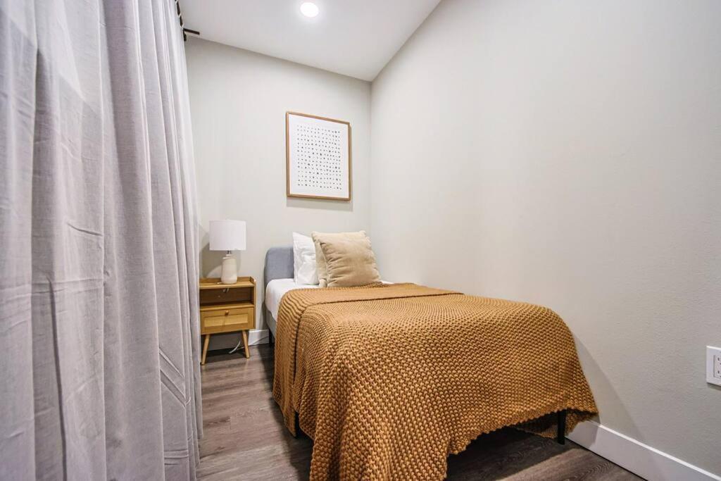 Apartment Trendy & Comfy 4bdr Townhouse In Hollywood