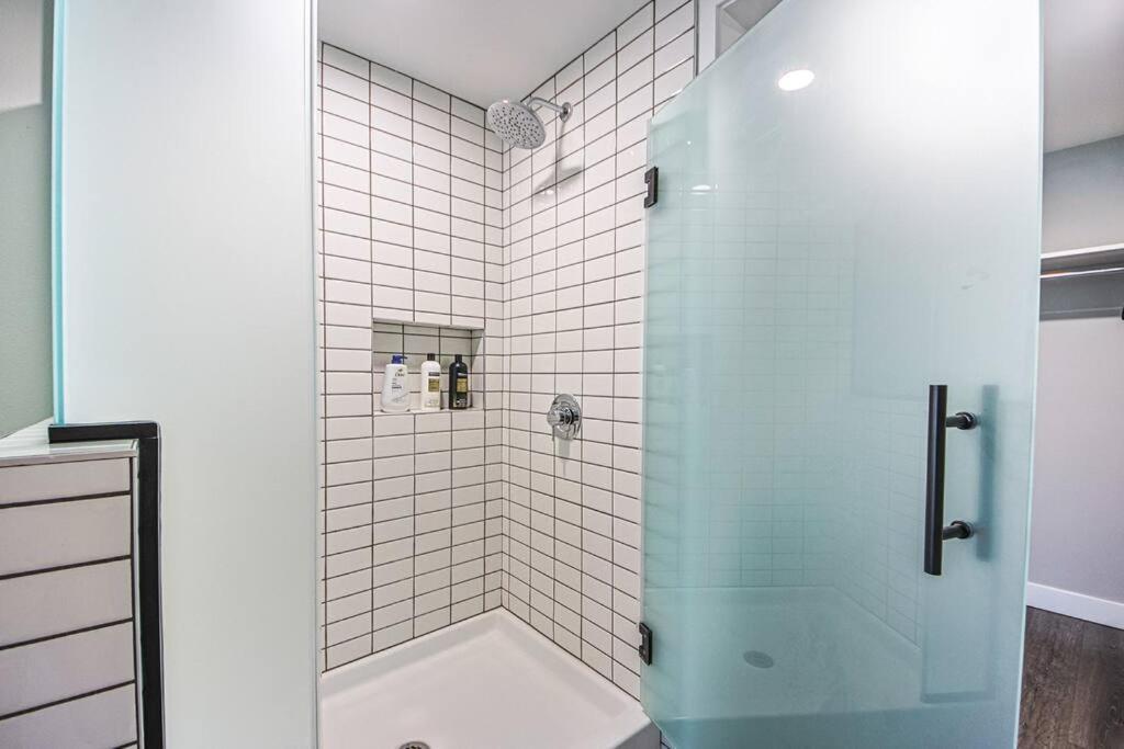 Trendy & Comfy 4bdr Townhouse In Hollywood