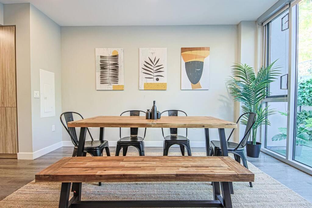 Trendy & Comfy 4bdr Townhouse In Hollywood