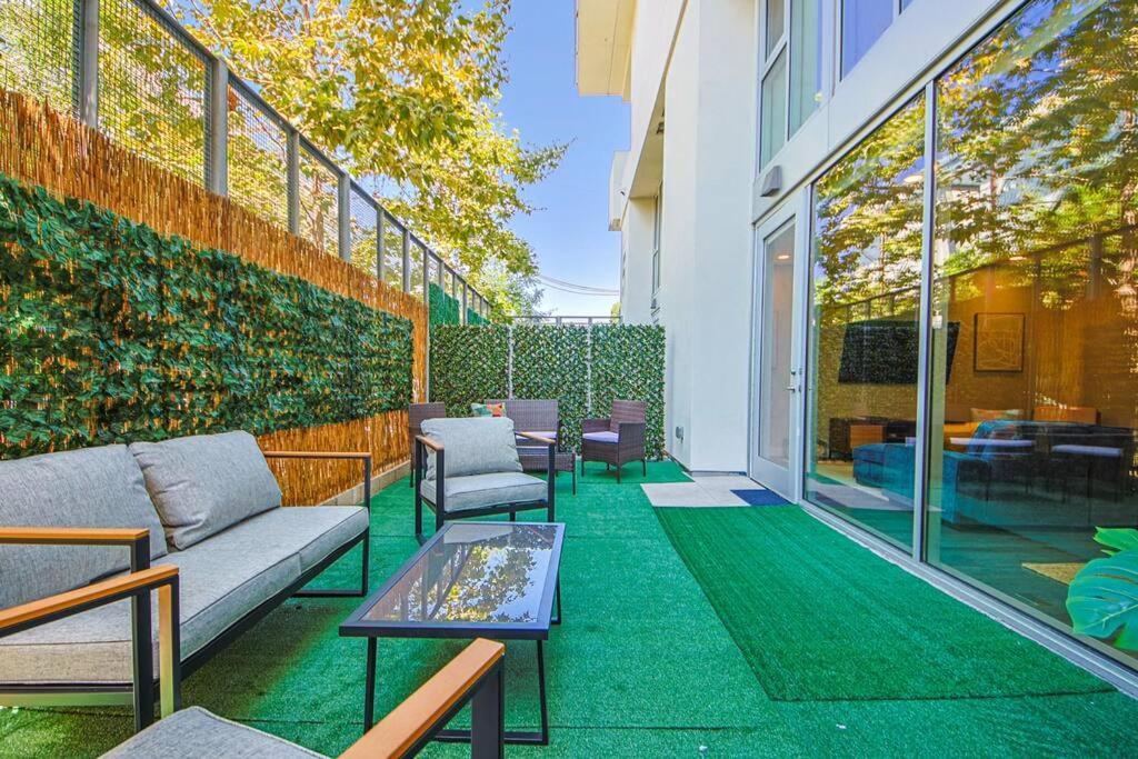 Trendy & Comfy 4bdr Townhouse In Hollywood Los Angeles