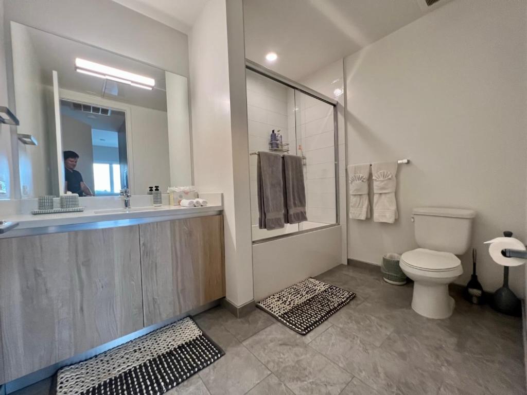 Hollywood Sign View 2 Bed 2 Bath Premium Corner *