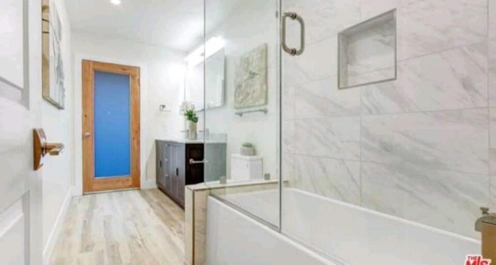 Holiday home Spacious 4bed 2bath, Gated Pool, Wi-fi, Garage Los Angeles