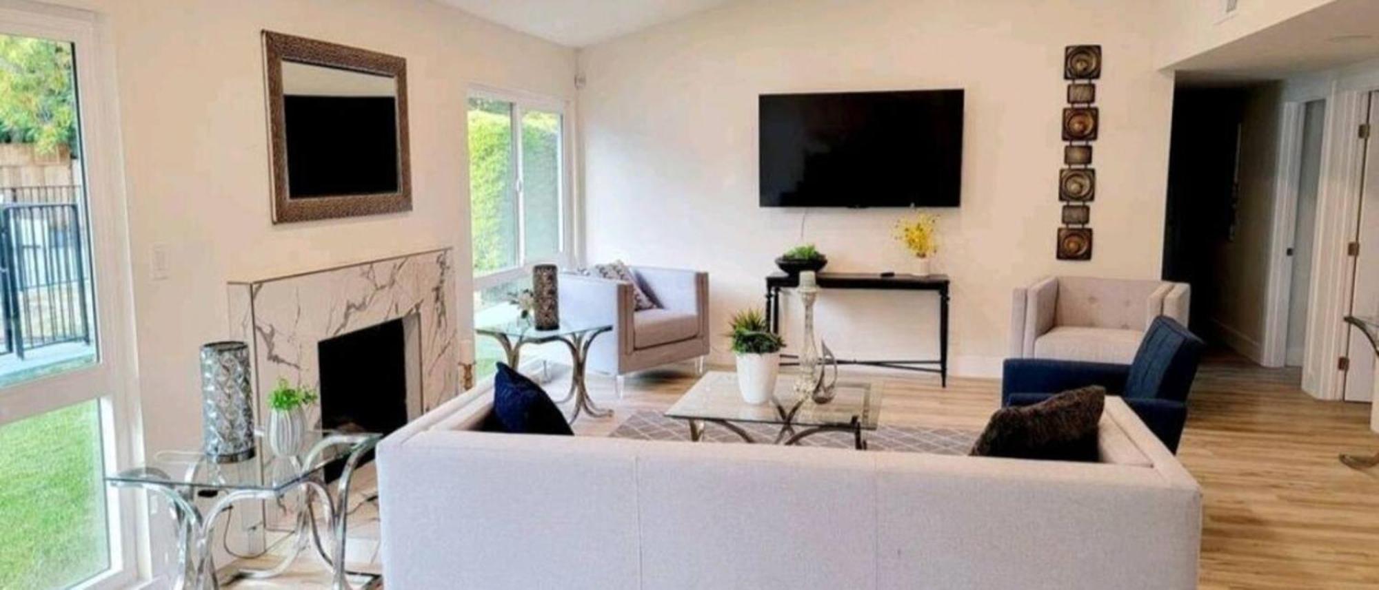 Spacious 4bed 2bath, Gated Pool, Wi-fi, Garage Los Angeles