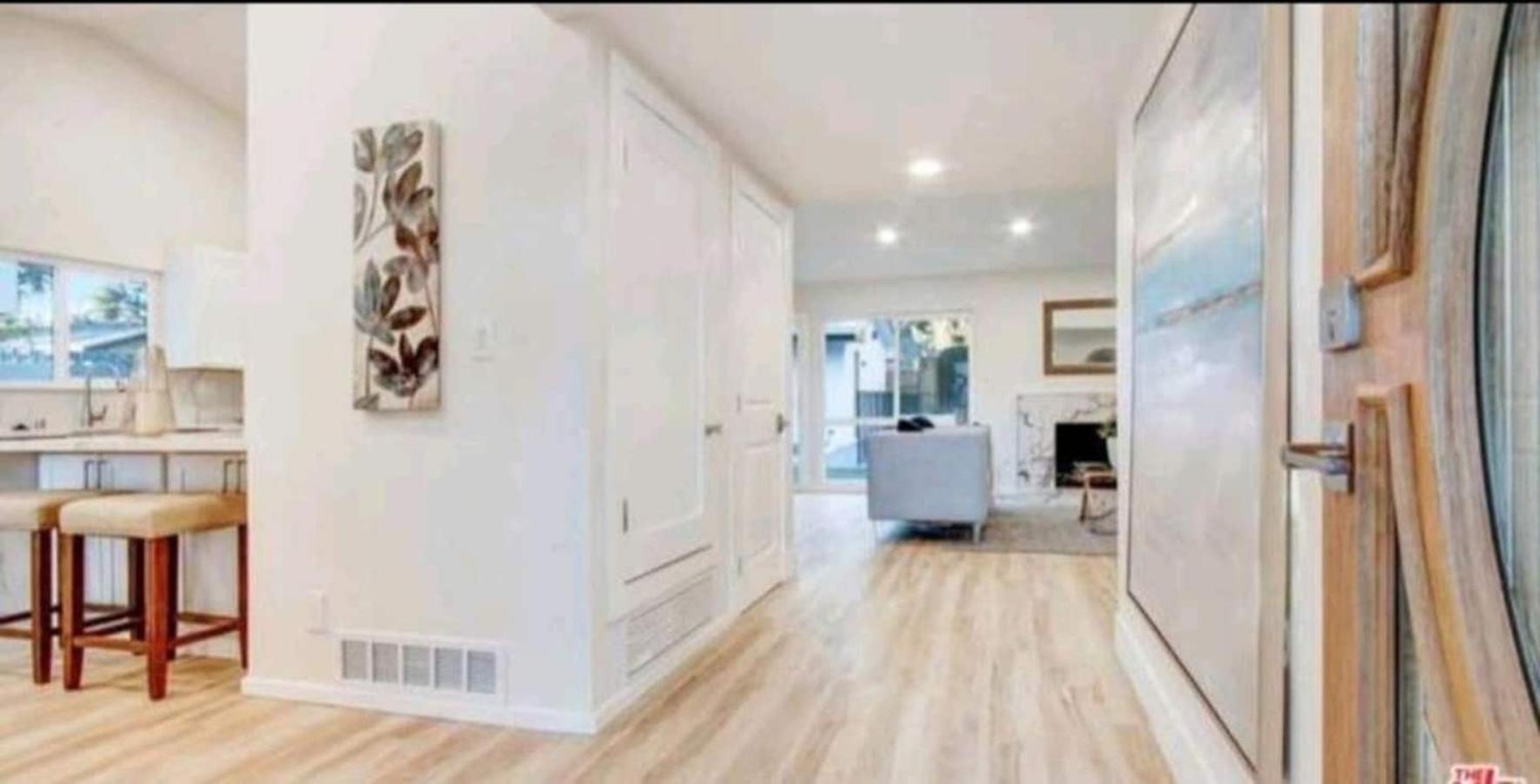 Spacious 4bed 2bath, Gated Pool, Wi-fi, Garage Holiday home Los Angeles