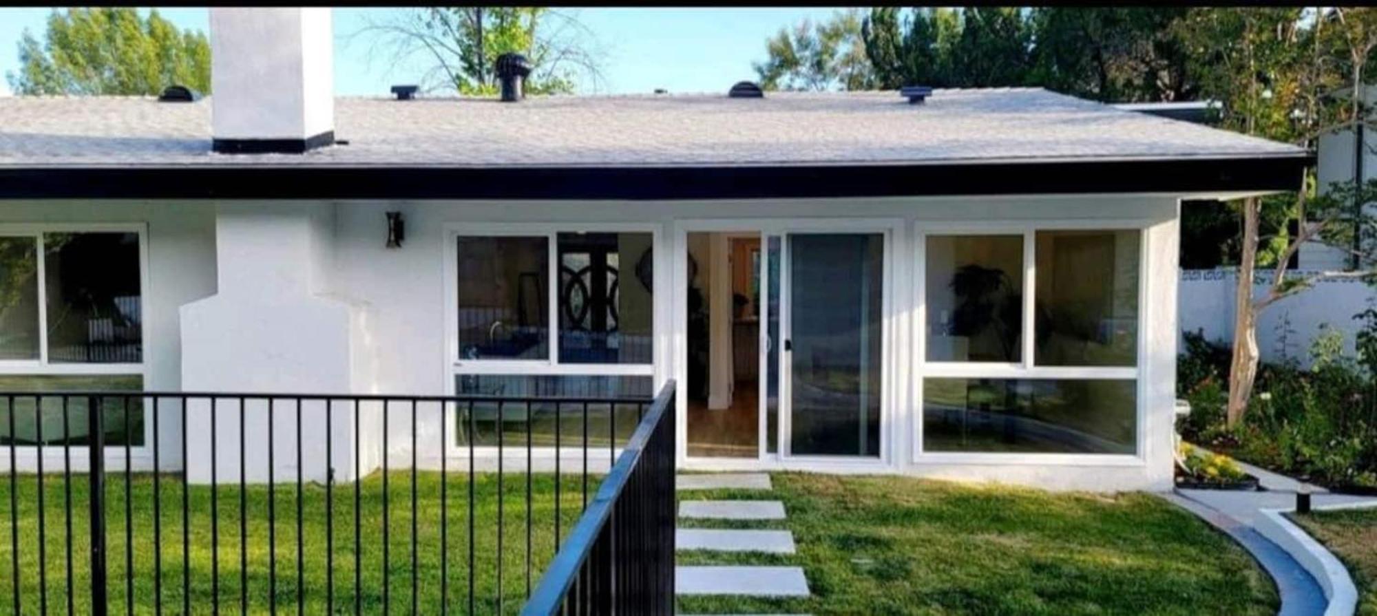 Spacious 4bed 2bath, Gated Pool, Wi-fi, Garage