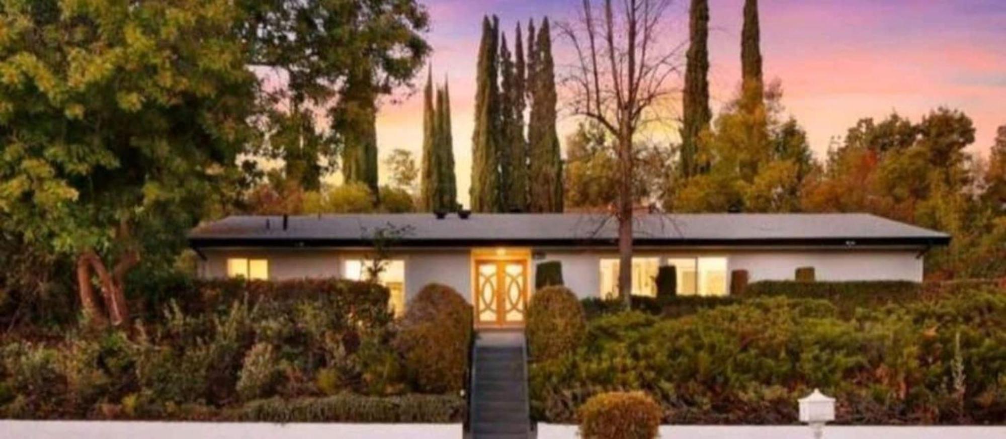 Spacious 4bed 2bath, Gated Pool, Wi-fi, Garage Holiday home Los Angeles