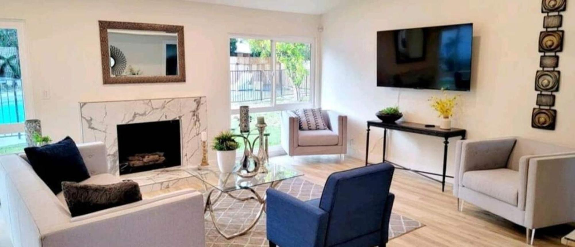 Holiday home Spacious 4bed 2bath, Gated Pool, Wi-fi, Garage Los Angeles