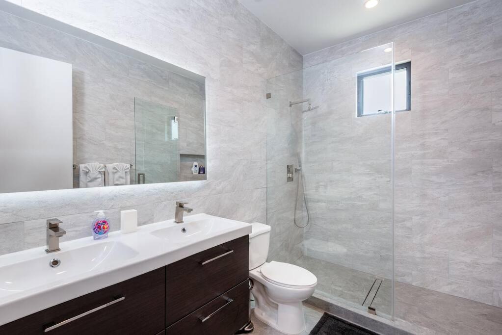 Exclusive Luxury 2br With Private Patio Apartment Los Angeles