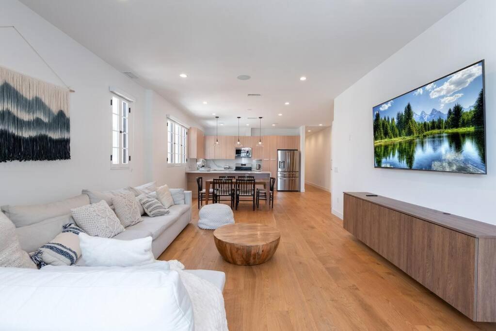 Exclusive Luxury 2br With Private Patio *