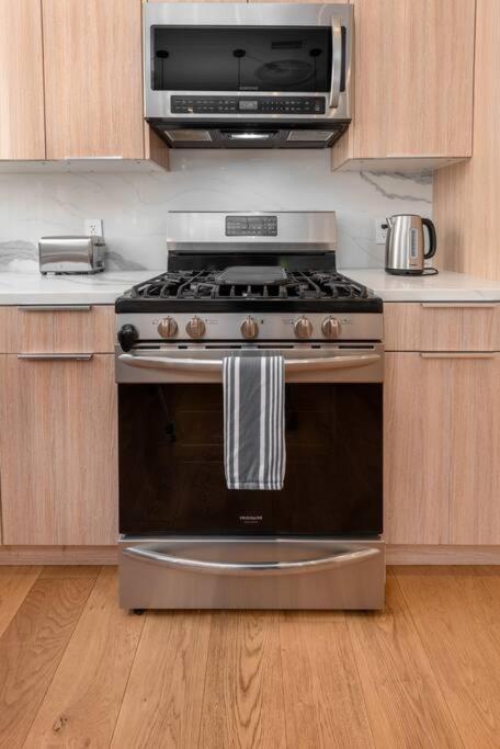 Exclusive Luxury 2br With Private Patio Apartment Los Angeles