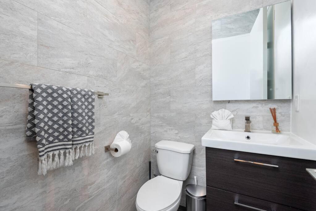 Exclusive Luxury 2br With Private Patio Apartment Los Angeles
