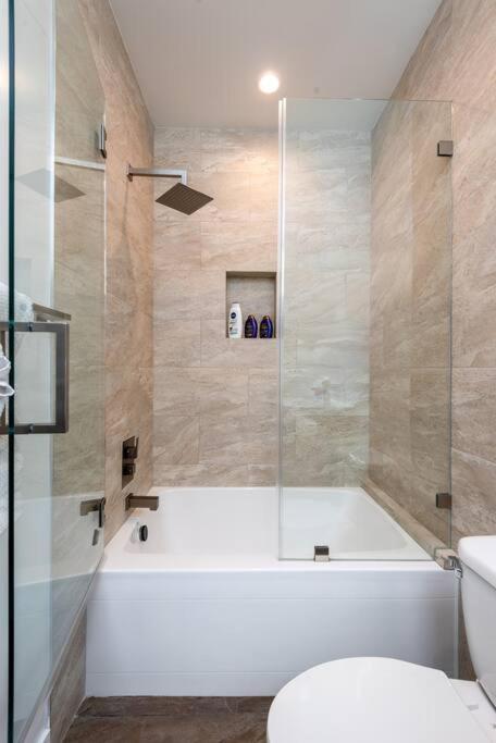 Exclusive Luxury 2br With Private Patio Apartment *