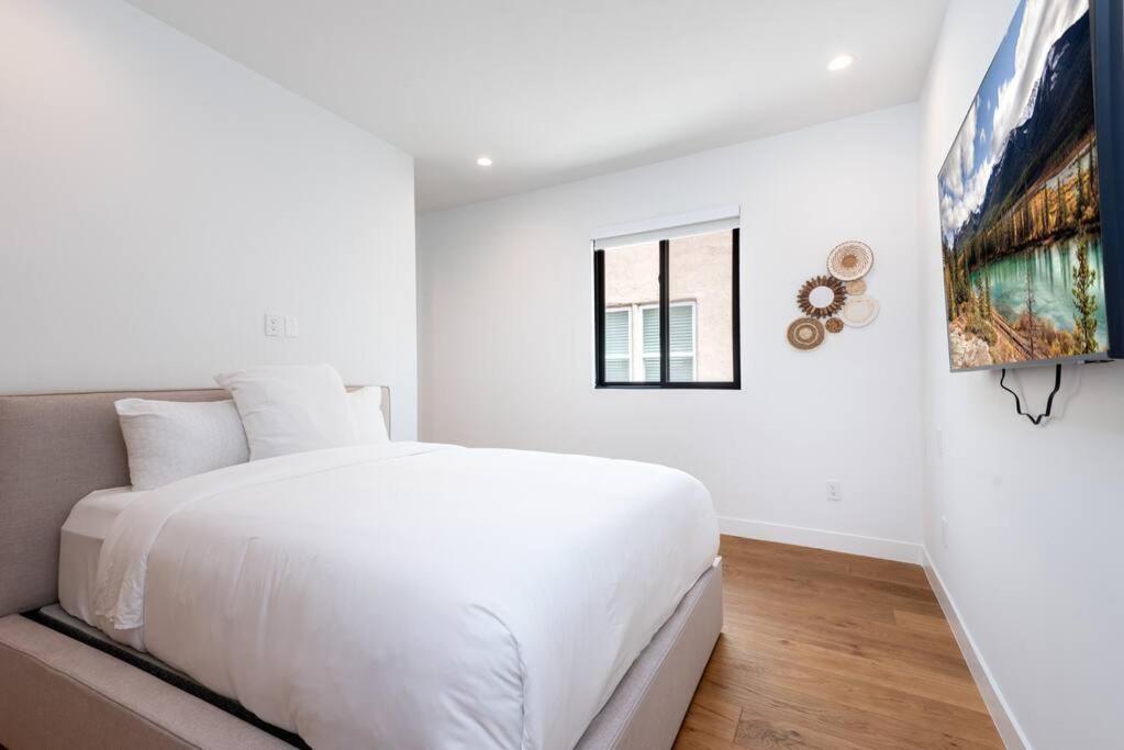 Exclusive Luxury 2br With Private Patio Apartment *