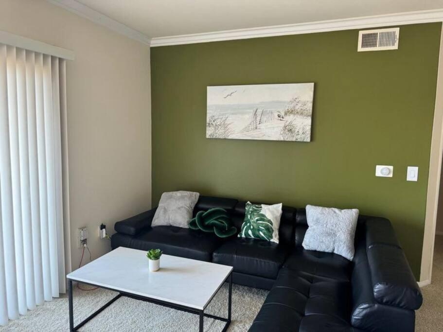 Classy And Comfy Unit * Los Angeles