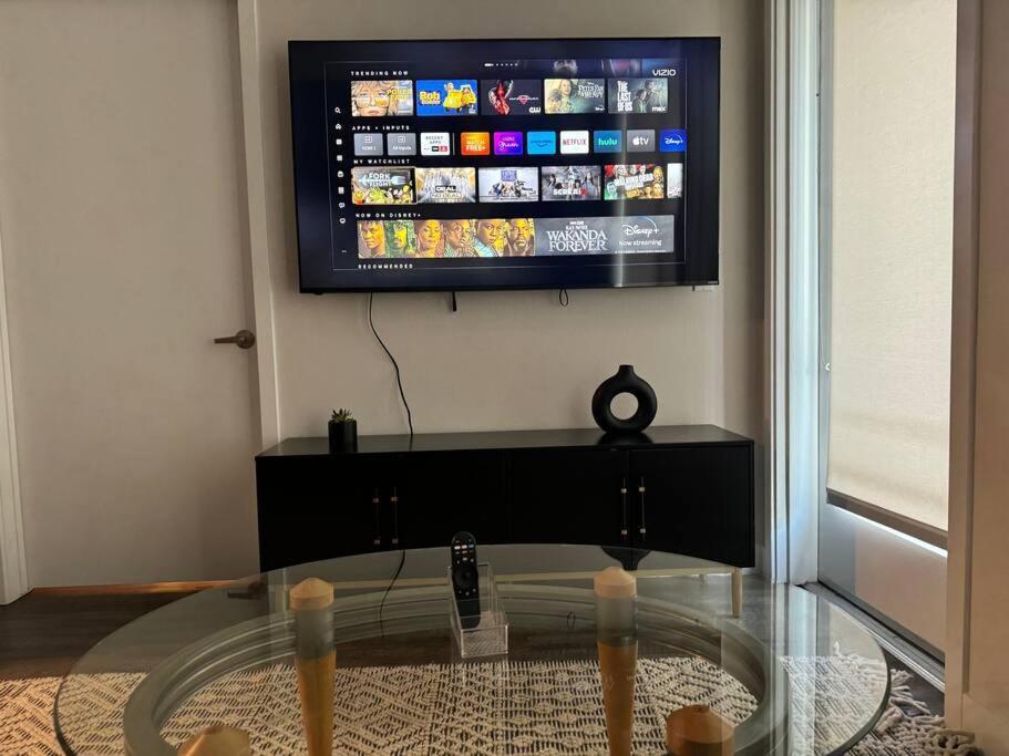 Modern Gem In Hollywood Apartment Los Angeles