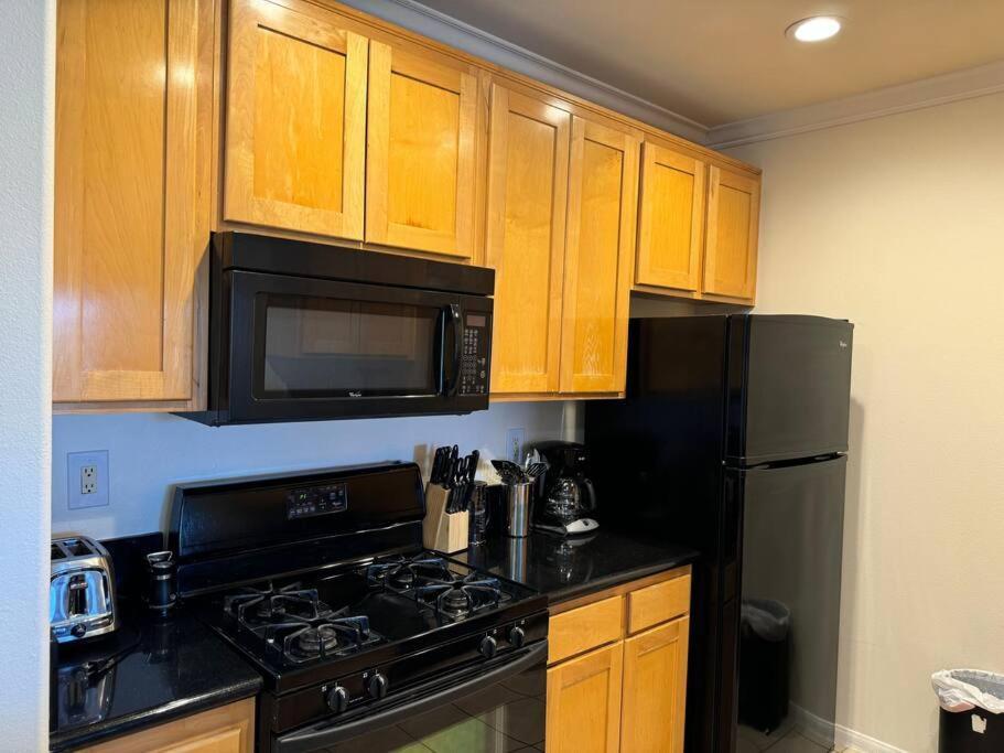 Classy And Comfy Unit Apartment *