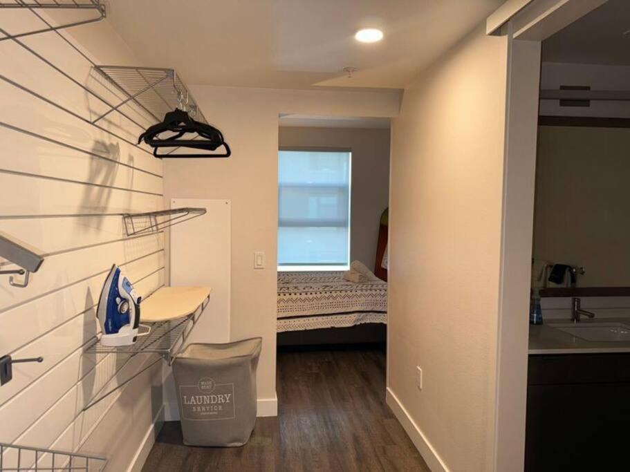 Apartment Modern Gem In Hollywood *