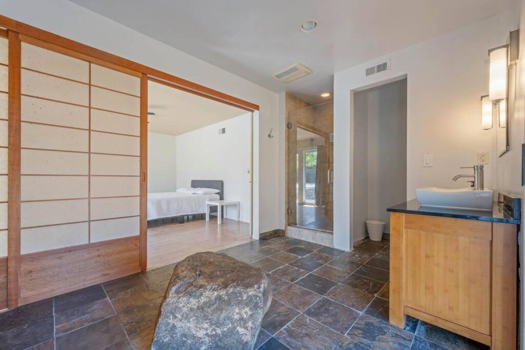 Oakdale Retreat With Pool &