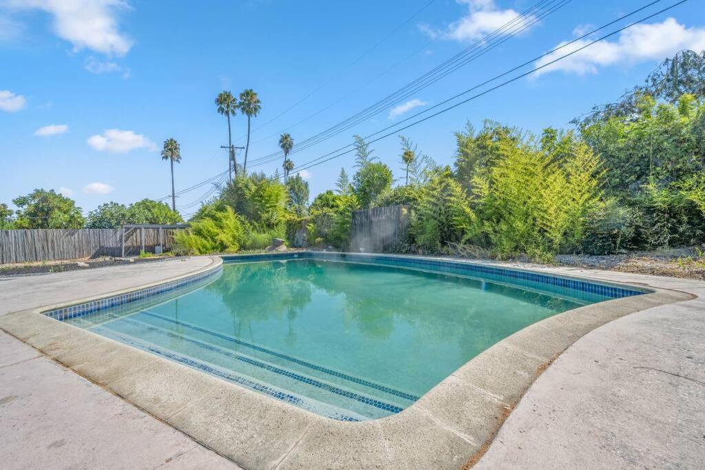Oakdale Retreat With Pool &