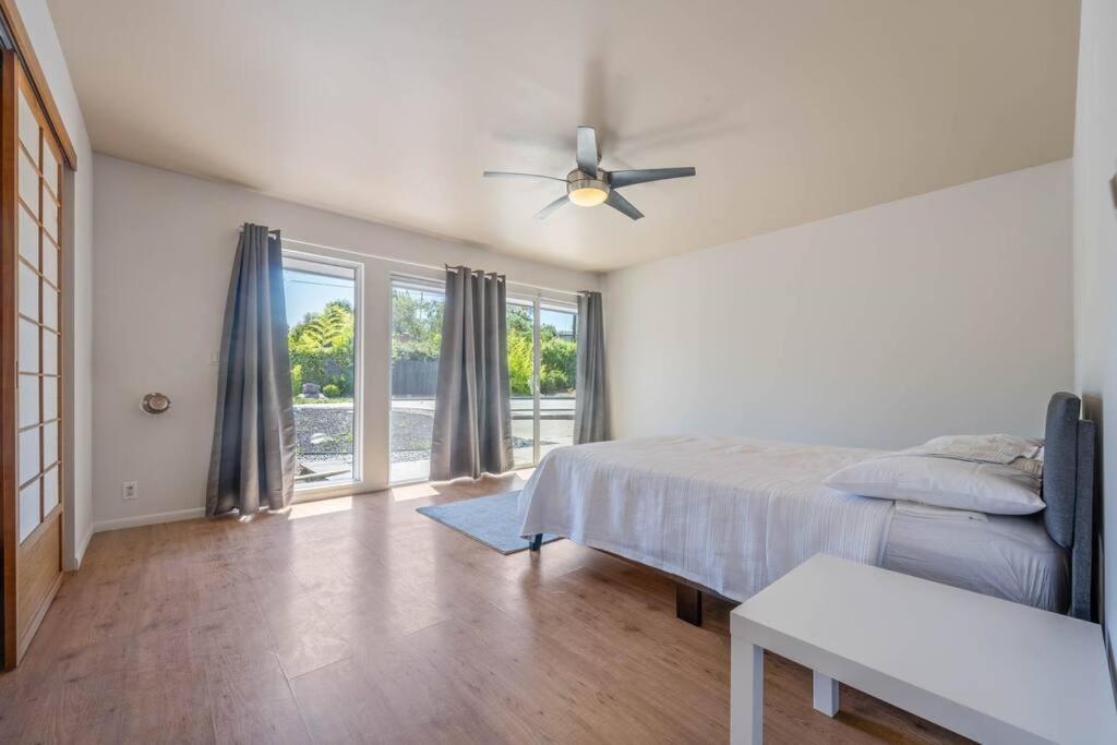 Oakdale Retreat With Pool & Holiday home