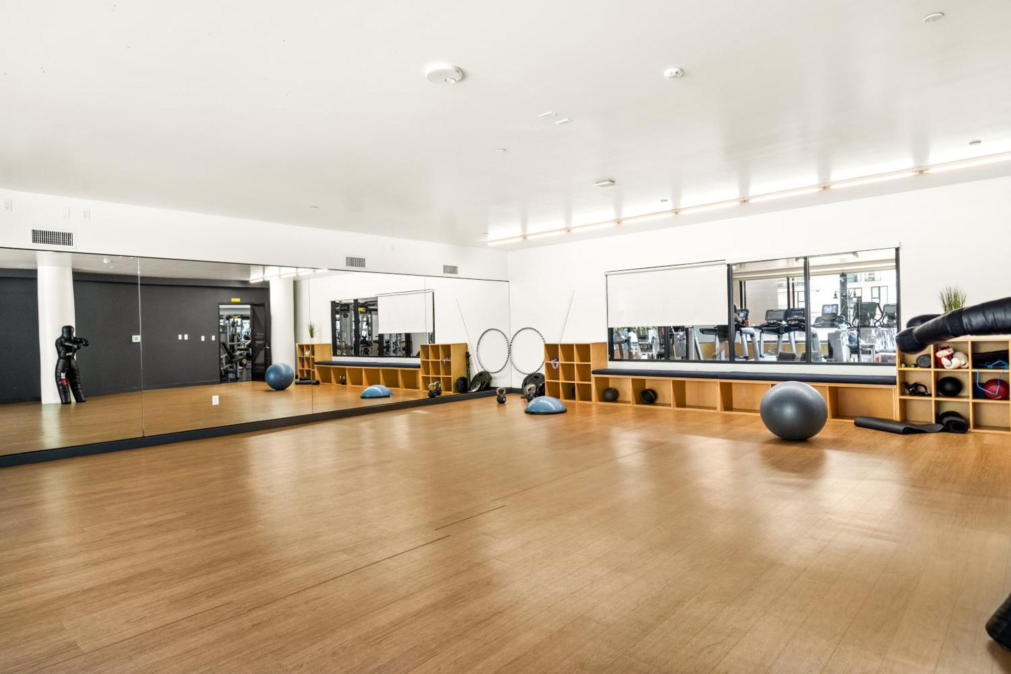 Apartamento Hollywood Walk Of Fame With Parking And Gym