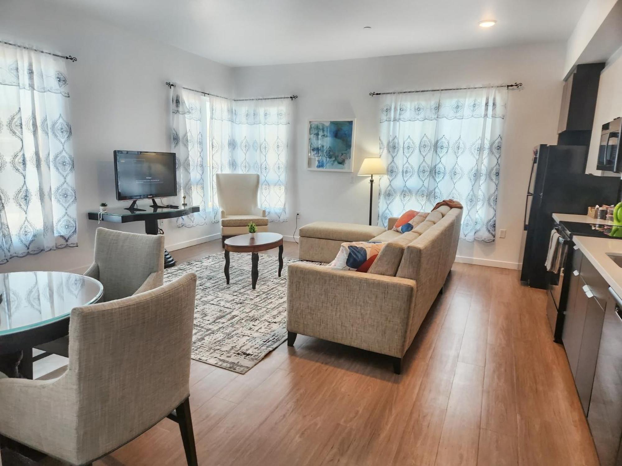 Stayspro - Cityscape Luxury Homes In The Heart Of Angeles *