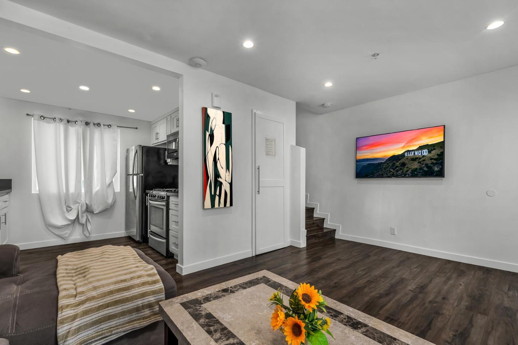 Modern 2 Levels One-bedroom Retreat In Location In Hollywood * Los Angeles