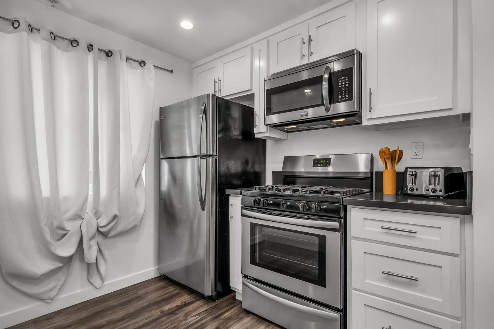 Modern 2 Levels One-bedroom Retreat In Location In Hollywood * Los Angeles