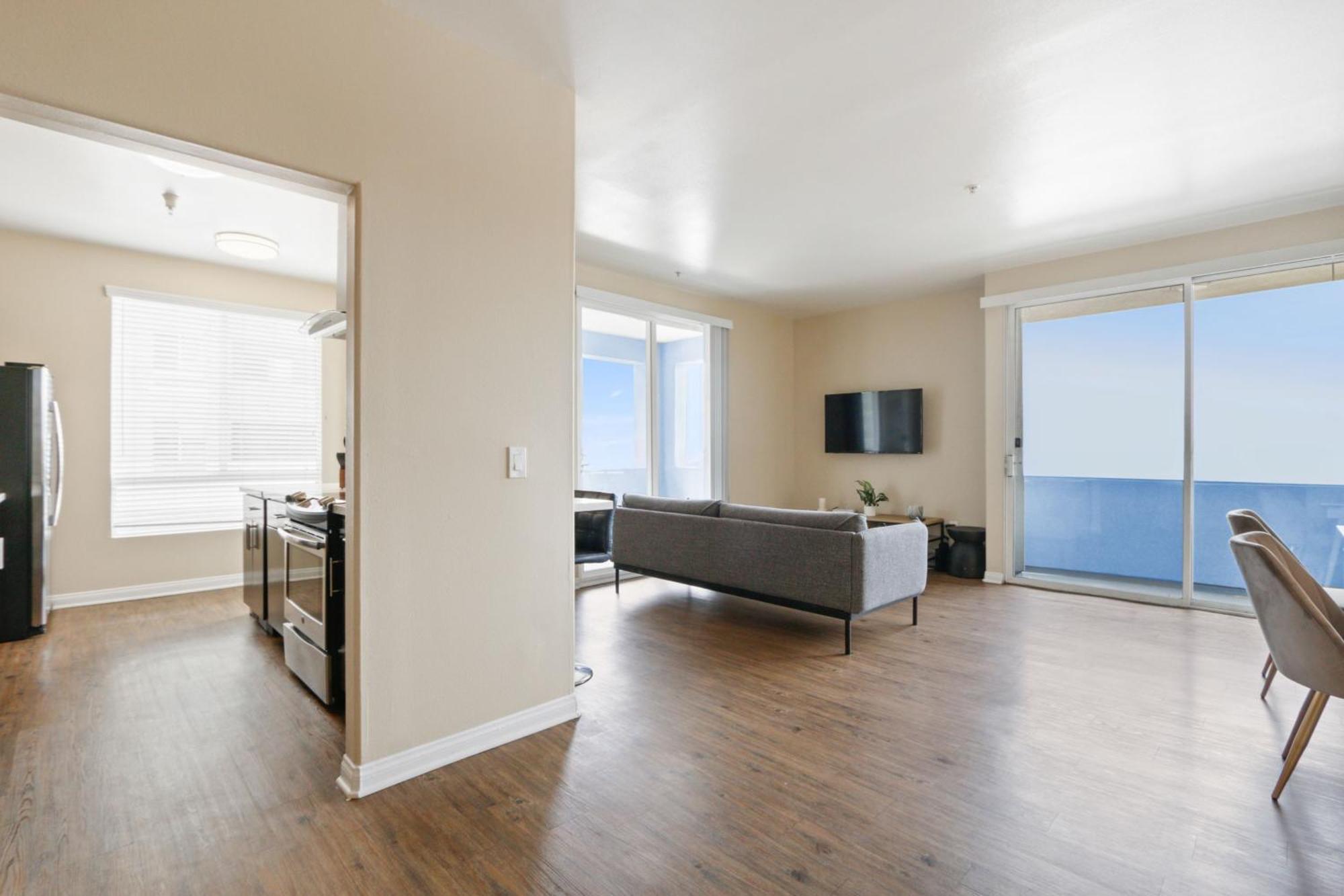 Apartment Charming 3-bedroom 3 Bth Near Venice Beach! Los Angeles