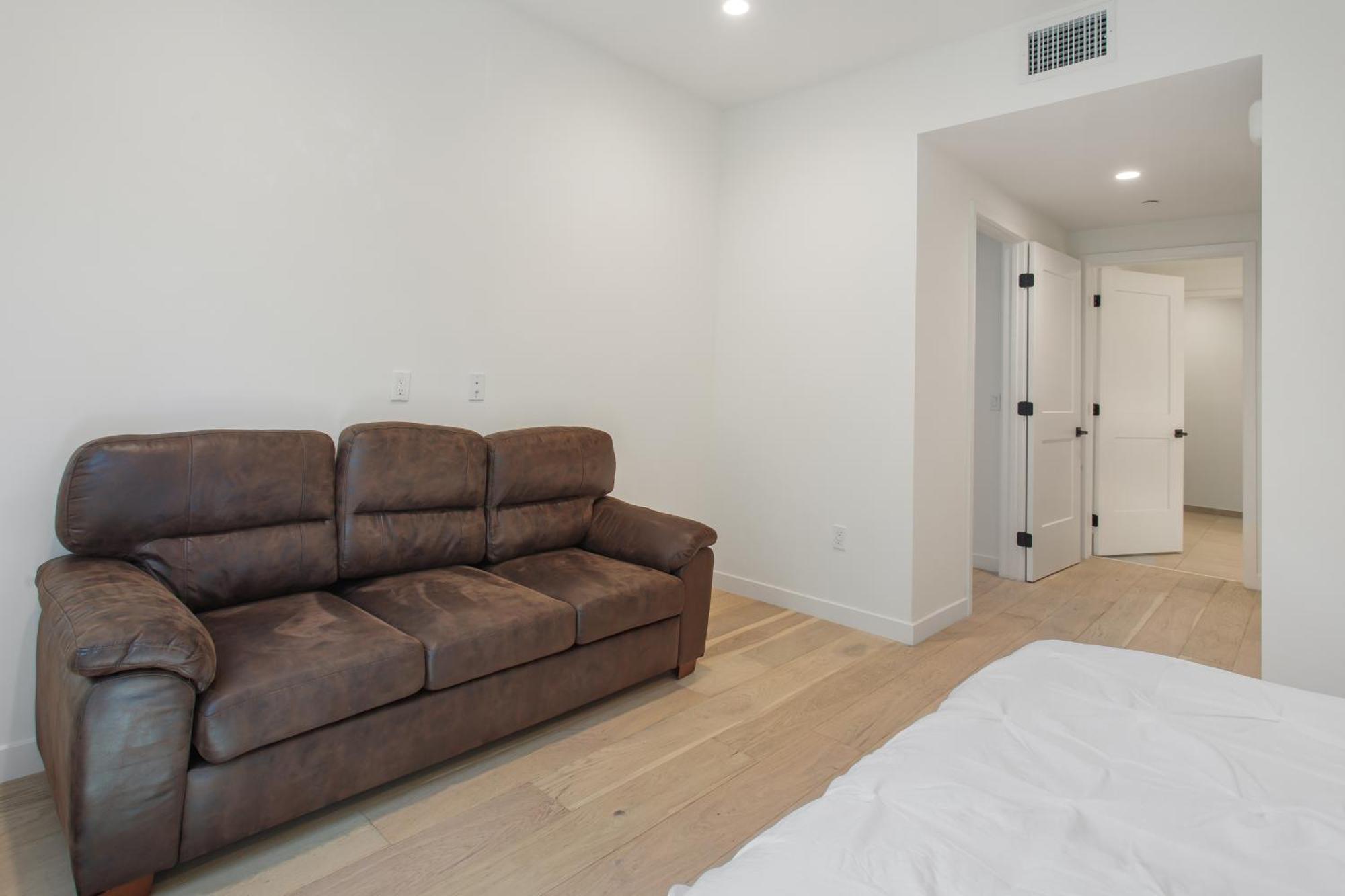West Side Prime Location 2 Bedroom With Pool Los Angeles